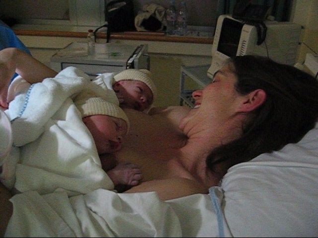 01-Alma left and Anselm right with C, 10min after birth